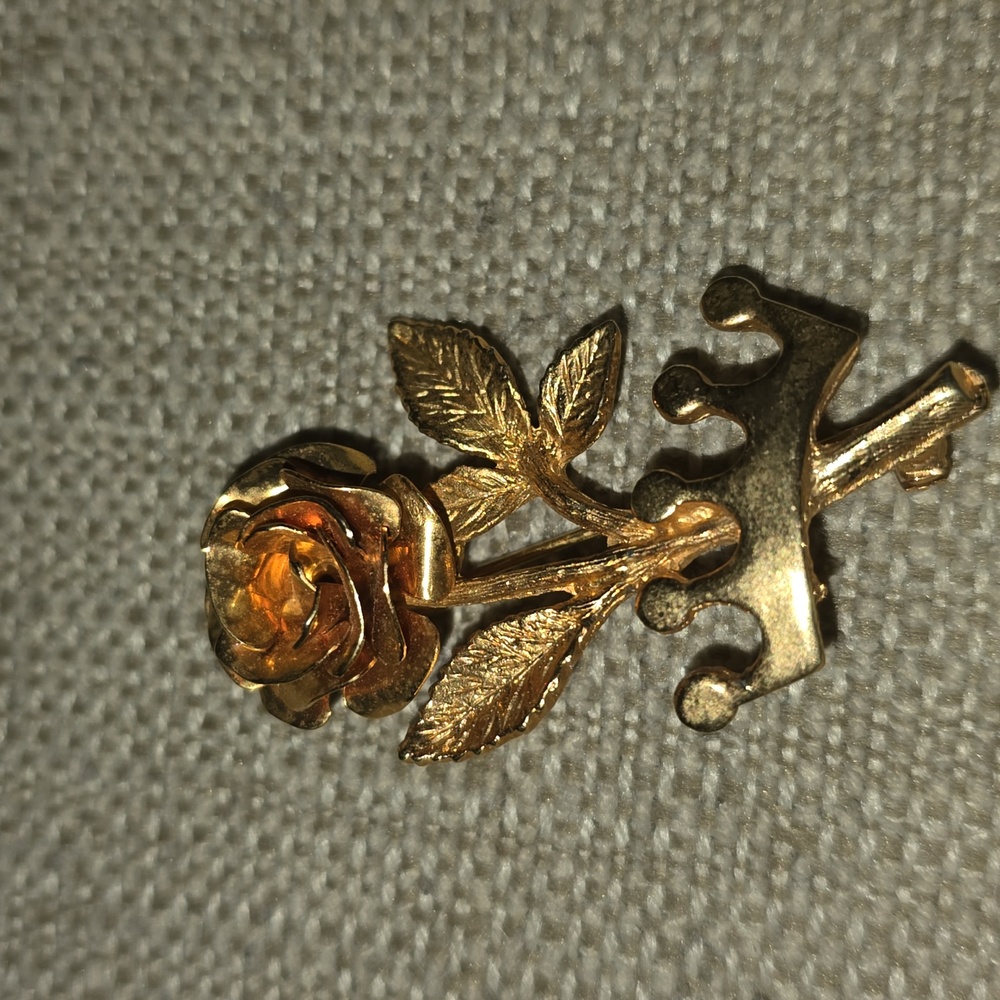 Vintage 60's Gold Tone Rose and Crown Brooch